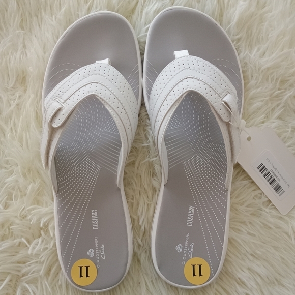 Women's Clarks Breeze Sea Flip Flops Sandals/Size 11 - Picture 7 of 15